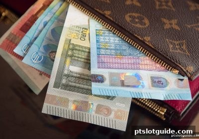 从产品生命周期到冷热号博弈：pt电子游戏视角下的香港六合彩策略解析