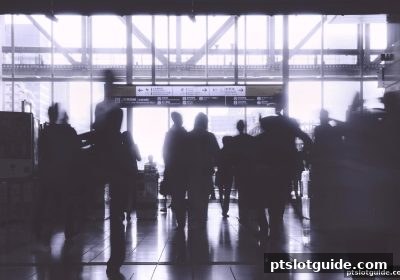 pt电子游戏引领彩票平台设计革新：产品策略与互动体验深度剖析