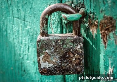 血战麻将资金安全指南：pt电子游戏揭秘免实名充值的真相与防护策略